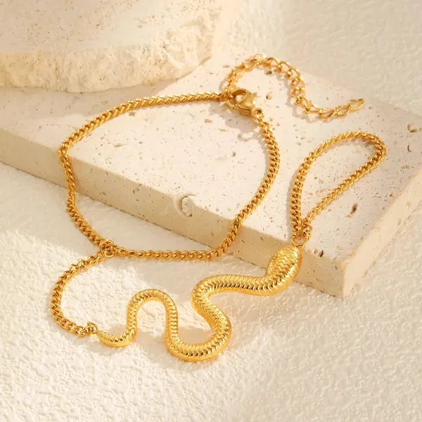 Gold_Snake_Hand_Chain_For_Women